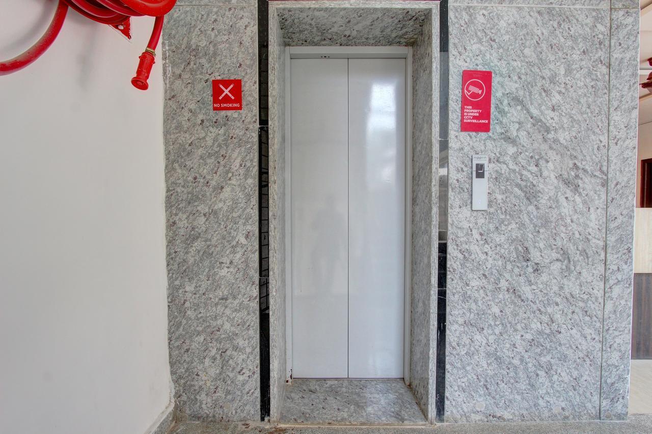Oyo 11670 Hotel Vishnu Priya Residency Haydarabad Dış mekan fotoğraf