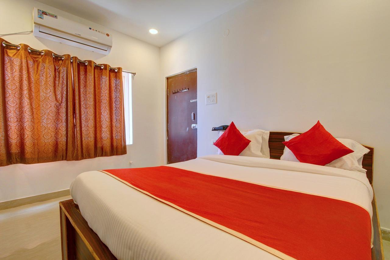 Oyo 11670 Hotel Vishnu Priya Residency Haydarabad Dış mekan fotoğraf