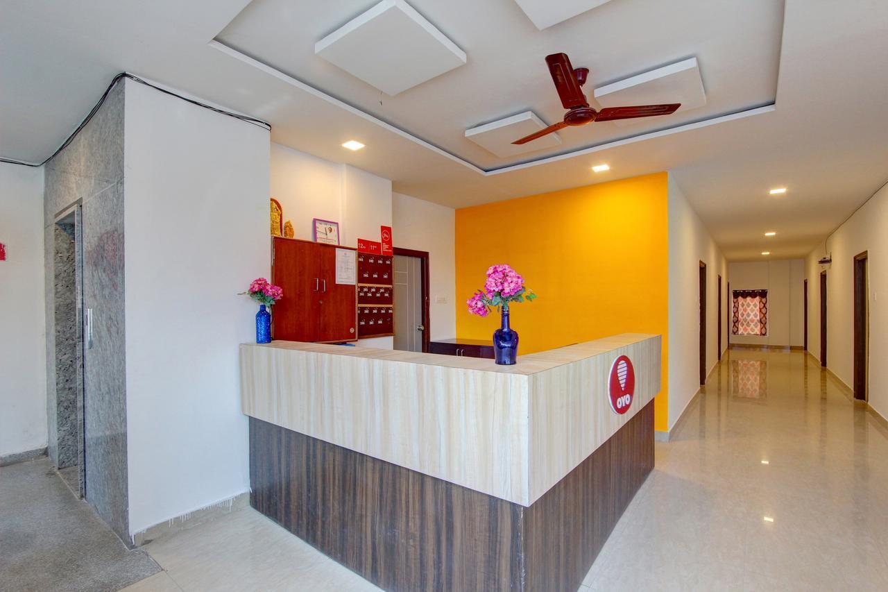 Oyo 11670 Hotel Vishnu Priya Residency Haydarabad Dış mekan fotoğraf
