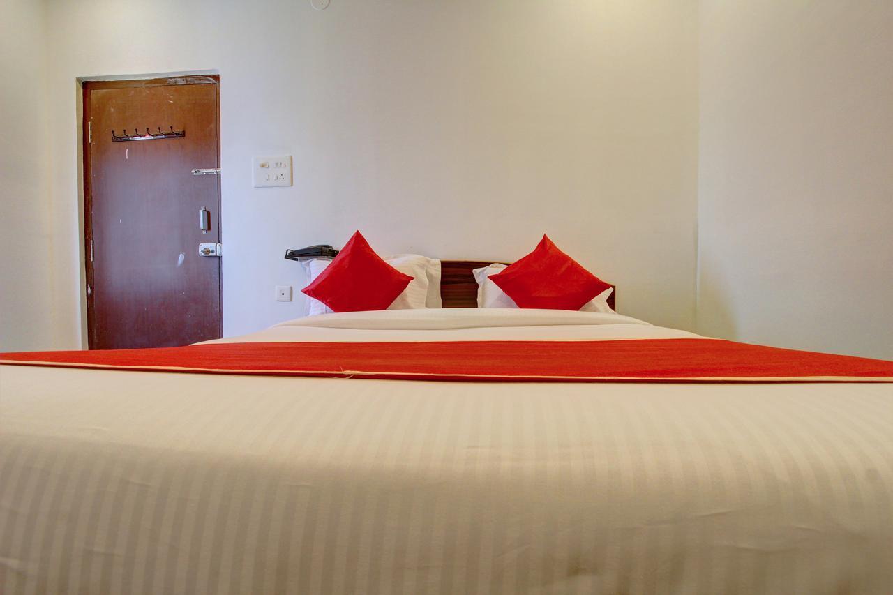 Oyo 11670 Hotel Vishnu Priya Residency Haydarabad Dış mekan fotoğraf
