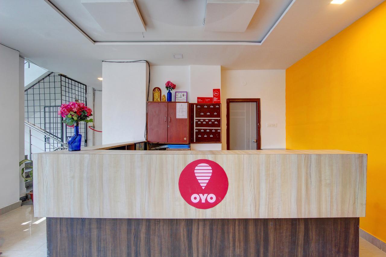 Oyo 11670 Hotel Vishnu Priya Residency Haydarabad Dış mekan fotoğraf