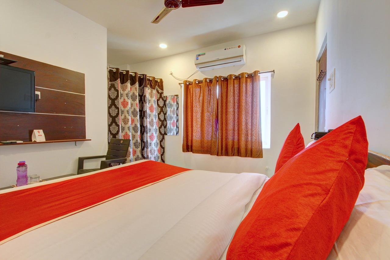 Oyo 11670 Hotel Vishnu Priya Residency Haydarabad Dış mekan fotoğraf